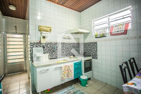 Casa à venda com 140m², 4 quartos e 6 vagas Casa à venda com 140m², 4 quartos e 6 vagasCozinha
