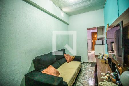 Casa à venda com 140m², 4 quartos e 6 vagas Casa à venda com 140m², 4 quartos e 6 vagasSala