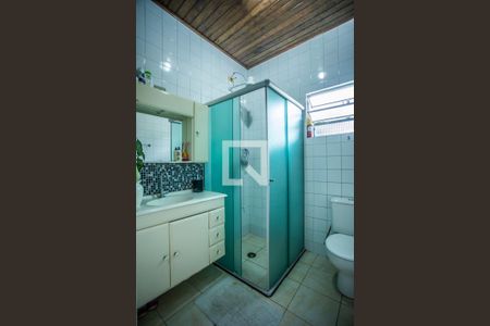 Casa à venda com 140m², 4 quartos e 6 vagas Casa à venda com 140m², 4 quartos e 6 vagasBanheiro