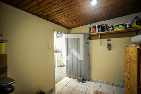 Casa à venda com 140m², 4 quartos e 6 vagas Casa à venda com 140m², 4 quartos e 6 vagasDeposíto