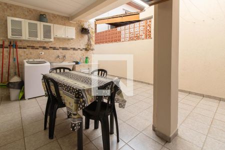 Casa à venda com 155m², 4 quartos e 2 vagasÁrea Externa