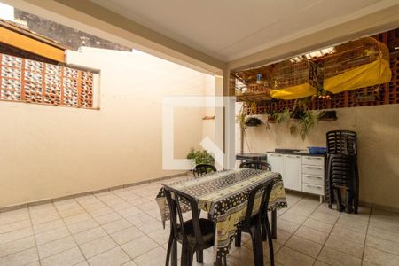 Casa à venda com 155m², 4 quartos e 2 vagasÁrea Externa