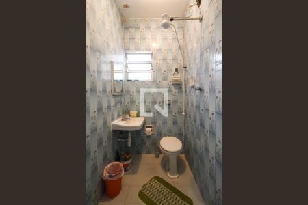 Casa para alugar com 440m², 4 quartos e 3 vagas Casa para alugar com 440m², 4 quartos e 3 vagasBanheiro de Serviço 1