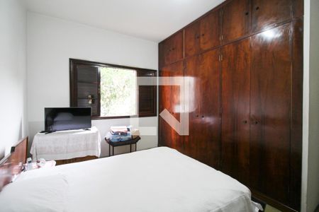 Casa para alugar com 440m², 4 quartos e 3 vagas Casa para alugar com 440m², 4 quartos e 3 vagasQuarto 2