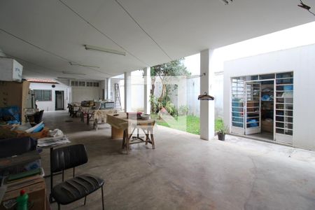 Casa para alugar com 440m², 4 quartos e 3 vagas Casa para alugar com 440m², 4 quartos e 3 vagasQuintal