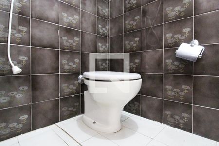 Casa para alugar com 440m², 4 quartos e 3 vagas Casa para alugar com 440m², 4 quartos e 3 vagasBanheiro de Serviço 2