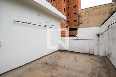 Casa para alugar com 440m², 4 quartos e 3 vagas Casa para alugar com 440m², 4 quartos e 3 vagasQuintal 2