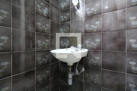 Casa para alugar com 440m², 4 quartos e 3 vagas Casa para alugar com 440m², 4 quartos e 3 vagasBanheiro de Serviço 2