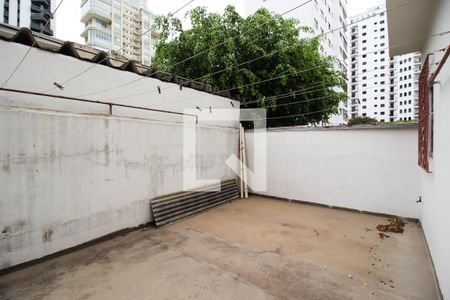 Casa para alugar com 440m², 4 quartos e 3 vagas Casa para alugar com 440m², 4 quartos e 3 vagasQuintal 2