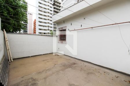 Casa para alugar com 440m², 4 quartos e 3 vagas Casa para alugar com 440m², 4 quartos e 3 vagasQuintal 2