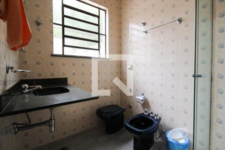 Casa para alugar com 440m², 4 quartos e 3 vagas Casa para alugar com 440m², 4 quartos e 3 vagasBanheiro da Suíte 1