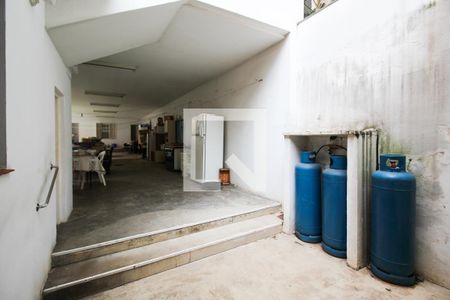 Casa para alugar com 440m², 4 quartos e 3 vagas Casa para alugar com 440m², 4 quartos e 3 vagasQuintal