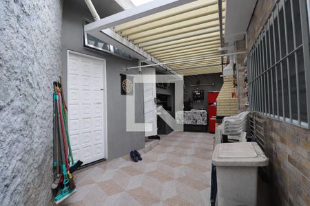 Casa à venda com 180m², 2 quartos e 3 vagasQuintal