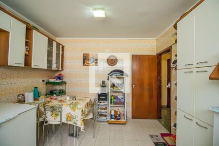 Casa à venda com 131m², 4 quartos e 4 vagasCozinha 