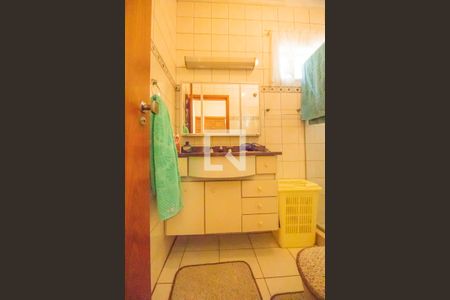 Casa à venda com 131m², 4 quartos e 4 vagasBanheiro 