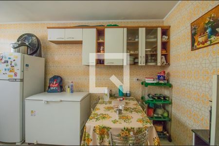 Casa à venda com 131m², 4 quartos e 4 vagasCozinha 