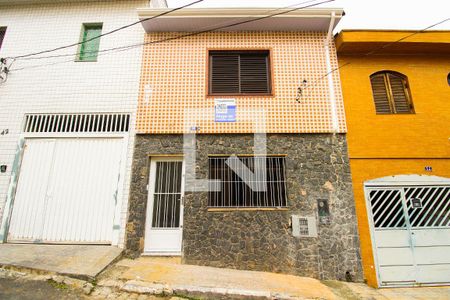 Casa para alugar com 60m², 2 quartos e sem vaga Casa para alugar com 60m², 2 quartos e sem vagaFachada