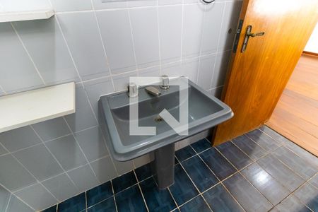 Banheiro da suíte de casa à venda com 4 quartos, 440m² em Jardim Santa Genebra, Campinas