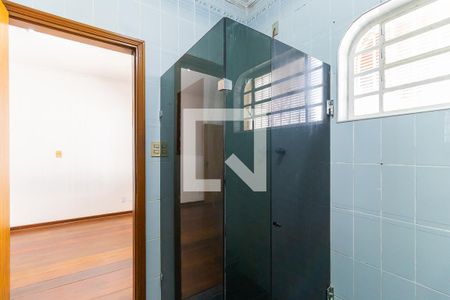 Casa à venda com 440m², 4 quartos e 4 vagasBanheiro da suíte