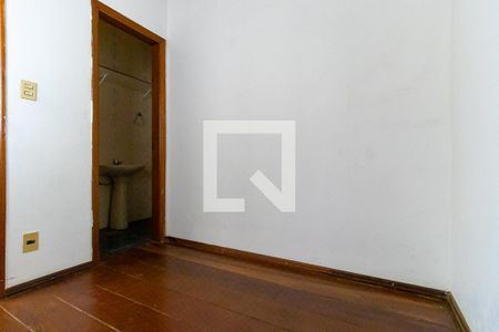 Casa à venda com 440m², 4 quartos e 4 vagasQuarto de serviço