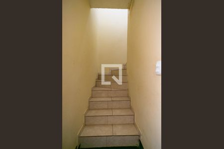 Escadas de casa à venda com 3 quartos, 104m² em Parque Sao Domingos, São Paulo