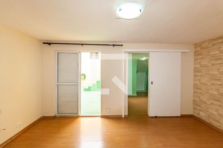Quarto 1 de casa para alugar com 2 quartos, 65m² em Vila Ivone, São Paulo
