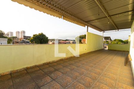 Casa para alugar com 180m², 2 quartos e sem vaga Casa para alugar com 180m², 2 quartos e sem vagaTerraço