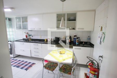 Apartamento para alugar com 77m², 2 quartos e 1 vagaCozinha