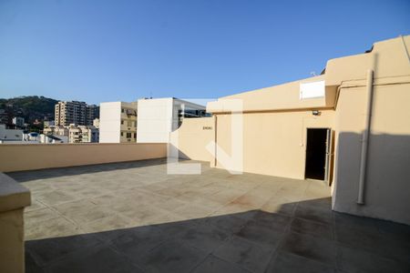 Apartamento à venda com 53m², 1 quarto e sem vaga Apartamento à venda com 53m², 1 quarto e sem vagaTerraço
