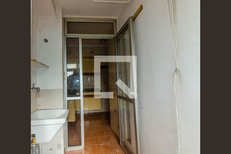 Apartamento à venda com 64m², 3 quartos e 1 vagaÁrea de Serviço