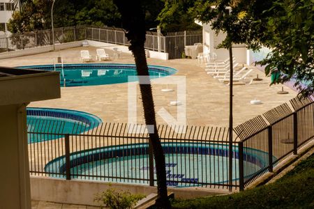 Apartamento à venda com 64m², 3 quartos e 1 vagaÁrea comum - Piscina