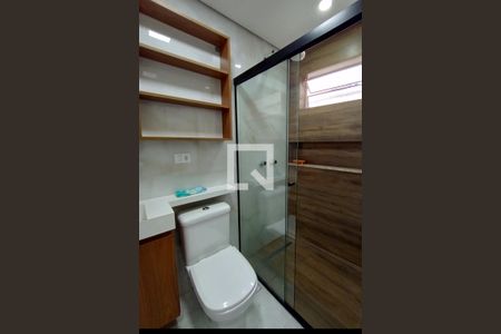 Banheiro de casa para alugar com 2 quartos, 45m² em Vila Ré, São Paulo
