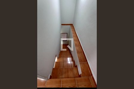 Escada de casa para alugar com 2 quartos, 45m² em Vila Ré, São Paulo