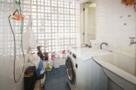 Apartamento à venda com 74m², 2 quartos e 1 vagaÁrea de Serviço