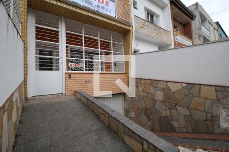 Casa para alugar com 240m², 3 quartos e 5 vagasFachada