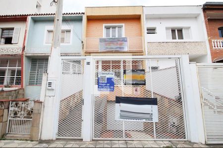Casa para alugar com 240m², 3 quartos e 5 vagasFachada