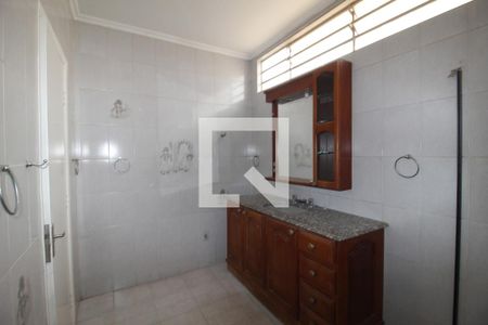 Casa para alugar com 240m², 3 quartos e 5 vagasBanheiro