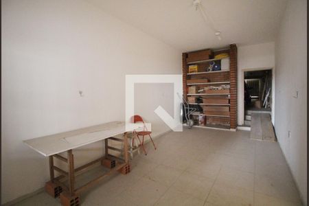 Casa para alugar com 240m², 3 quartos e 5 vagasDepósito