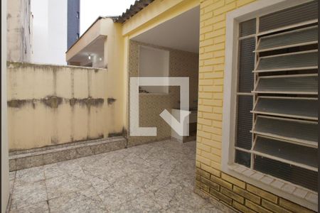 Casa para alugar com 240m², 3 quartos e 5 vagasQuintal
