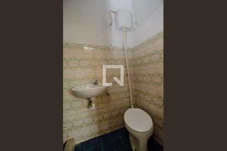 Banheiro de kitnet/studio para alugar com 1 quarto, 30m² em Fonseca, Niterói