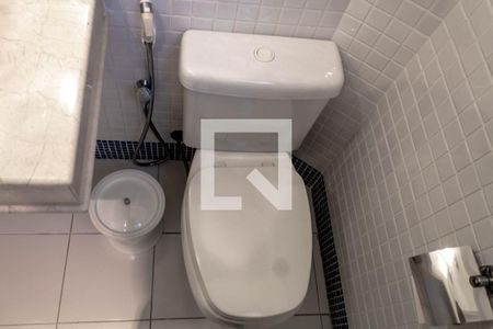 Apartamento para alugar com 600m², 5 quartos e sem vaga Apartamento para alugar com 600m², 5 quartos e sem vagaBanheiro da Suíte 2
