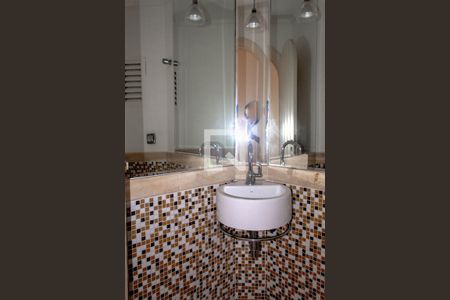 Apartamento para alugar com 600m², 5 quartos e sem vaga Apartamento para alugar com 600m², 5 quartos e sem vagaLavabo