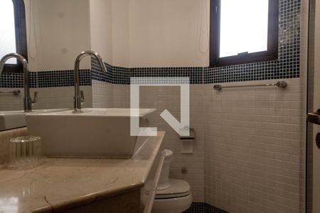 Apartamento para alugar com 600m², 5 quartos e sem vaga Apartamento para alugar com 600m², 5 quartos e sem vagaBanheiro da Suíte 2