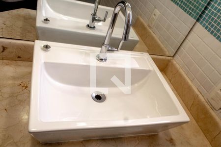 Apartamento para alugar com 600m², 5 quartos e sem vaga Apartamento para alugar com 600m², 5 quartos e sem vagaBanheiro da Suíte 1