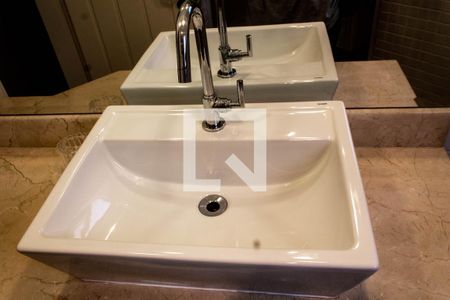 Apartamento para alugar com 600m², 5 quartos e sem vaga Apartamento para alugar com 600m², 5 quartos e sem vagaBanheiro da Suíte 2