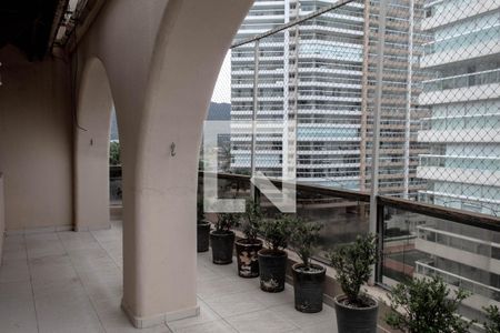 Apartamento para alugar com 600m², 5 quartos e sem vaga Apartamento para alugar com 600m², 5 quartos e sem vagaSacada