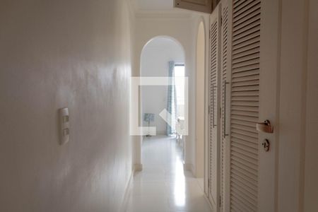 Apartamento para alugar com 600m², 5 quartos e sem vaga Apartamento para alugar com 600m², 5 quartos e sem vagaCorredor