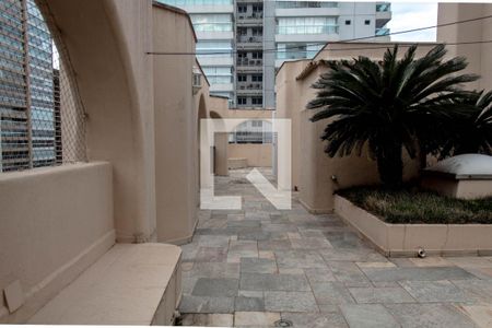 Apartamento para alugar com 600m², 5 quartos e sem vaga Apartamento para alugar com 600m², 5 quartos e sem vagaTerraço