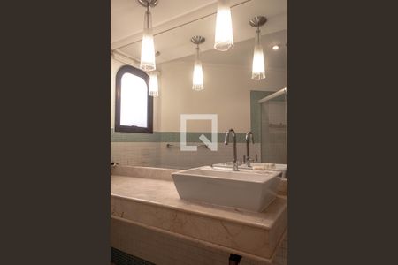 Apartamento para alugar com 600m², 5 quartos e sem vaga Apartamento para alugar com 600m², 5 quartos e sem vagaBanheiro da Suíte 3