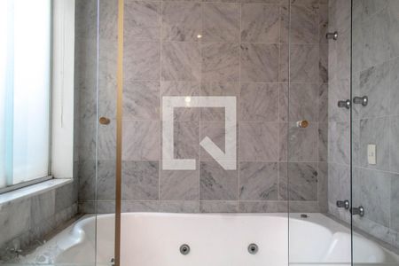 Apartamento para alugar com 600m², 5 quartos e sem vaga Apartamento para alugar com 600m², 5 quartos e sem vagaBanheiro da Suíte 4